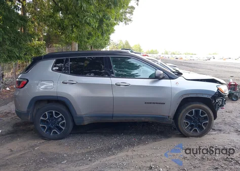 2019 Jeep Compass Trailhawk 4X4 из США, поврежденный, VIN 3C4NJDDB2KT722047